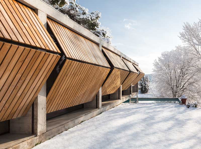 Diseños de casas moderna fachada cerrada de casa retina